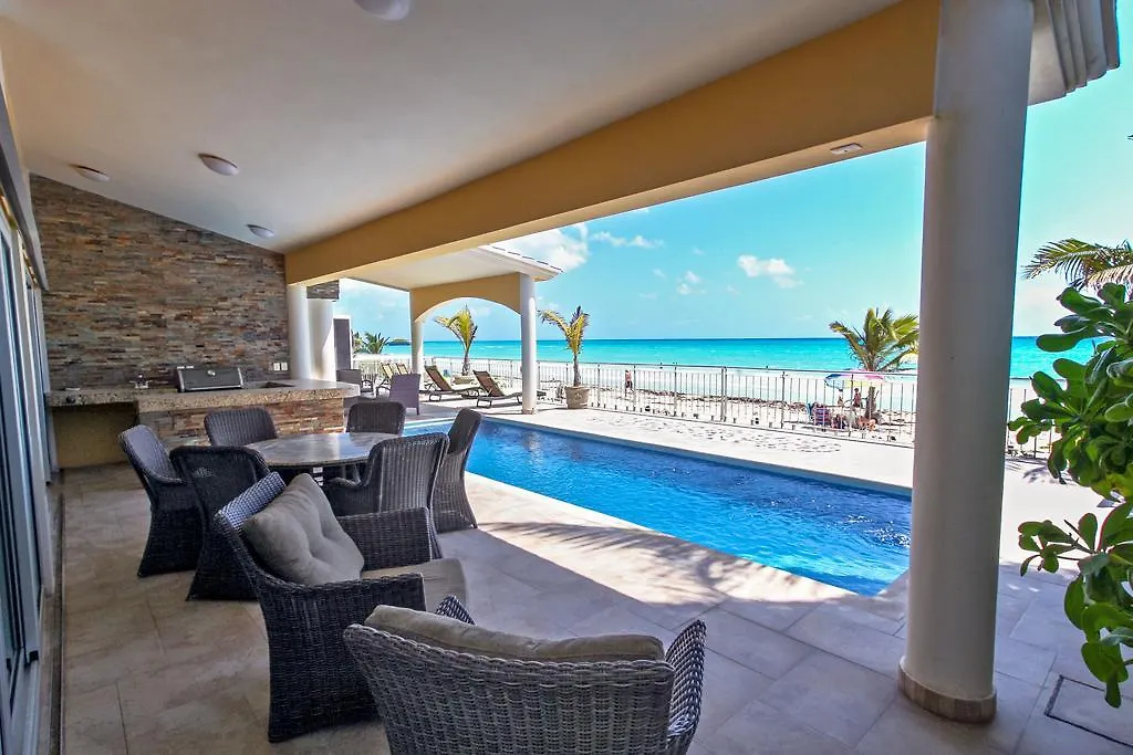 Villa Rebeka - Spectacular Beachfront Oceanview 4 Bedroom - At Playacar Phase I 0*, Playa del Carmen